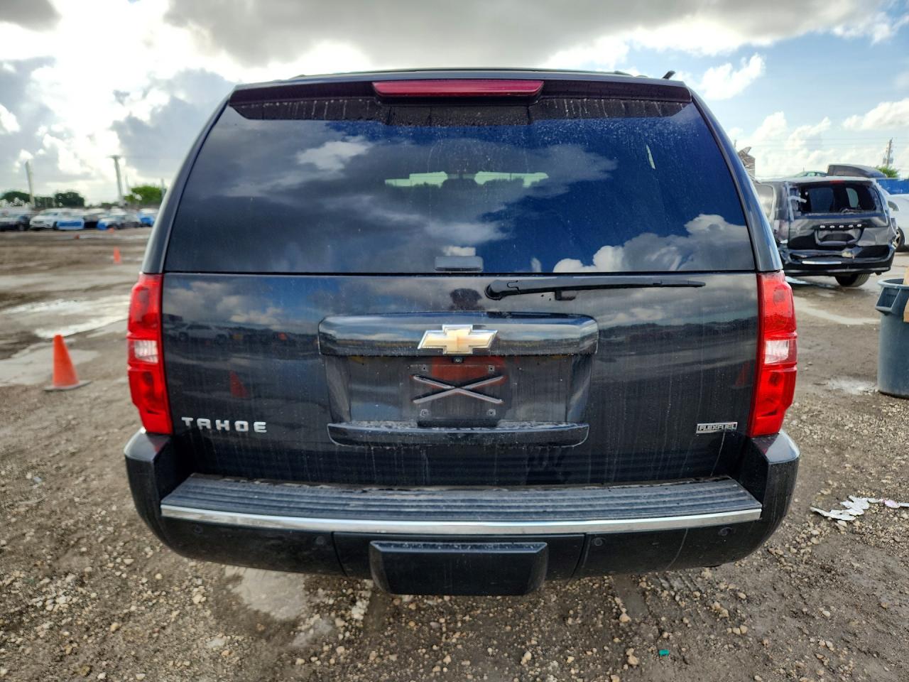 2011 CHEVROLET TAHOE