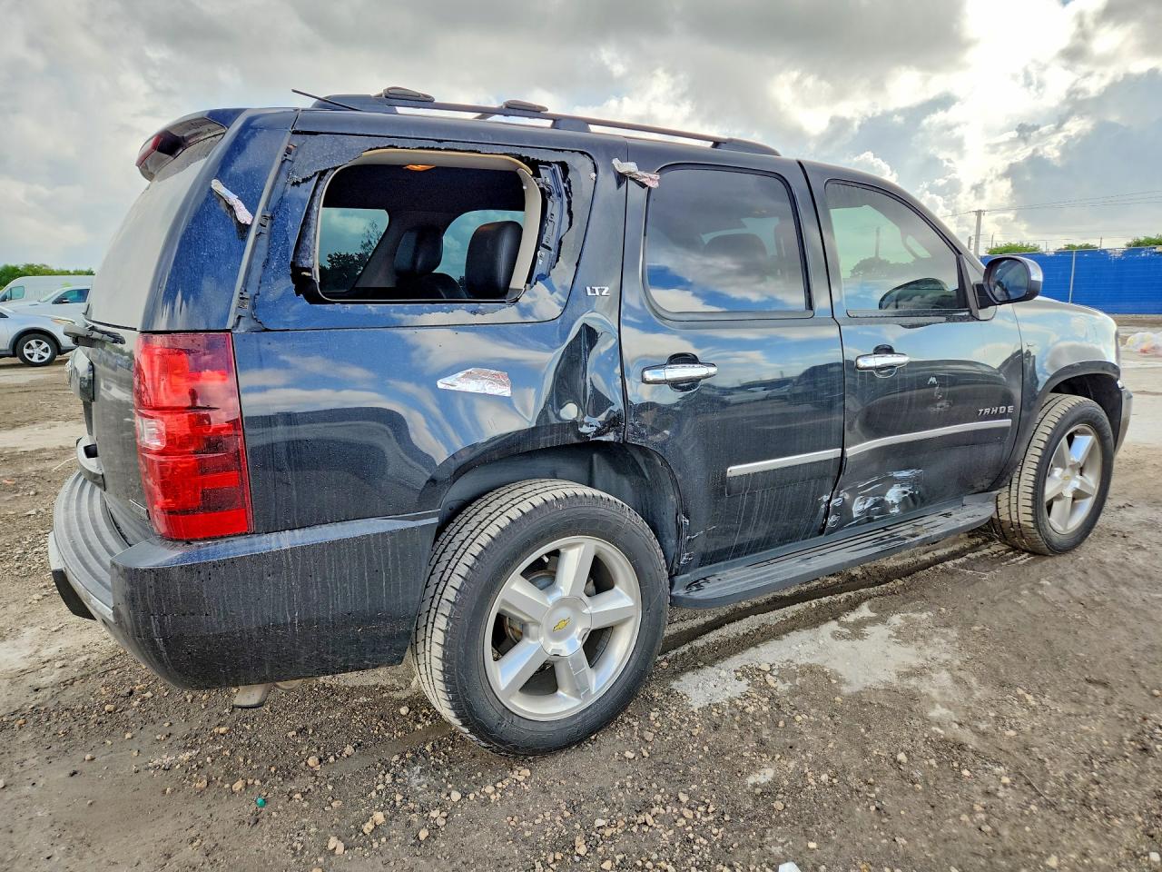 2011 CHEVROLET TAHOE