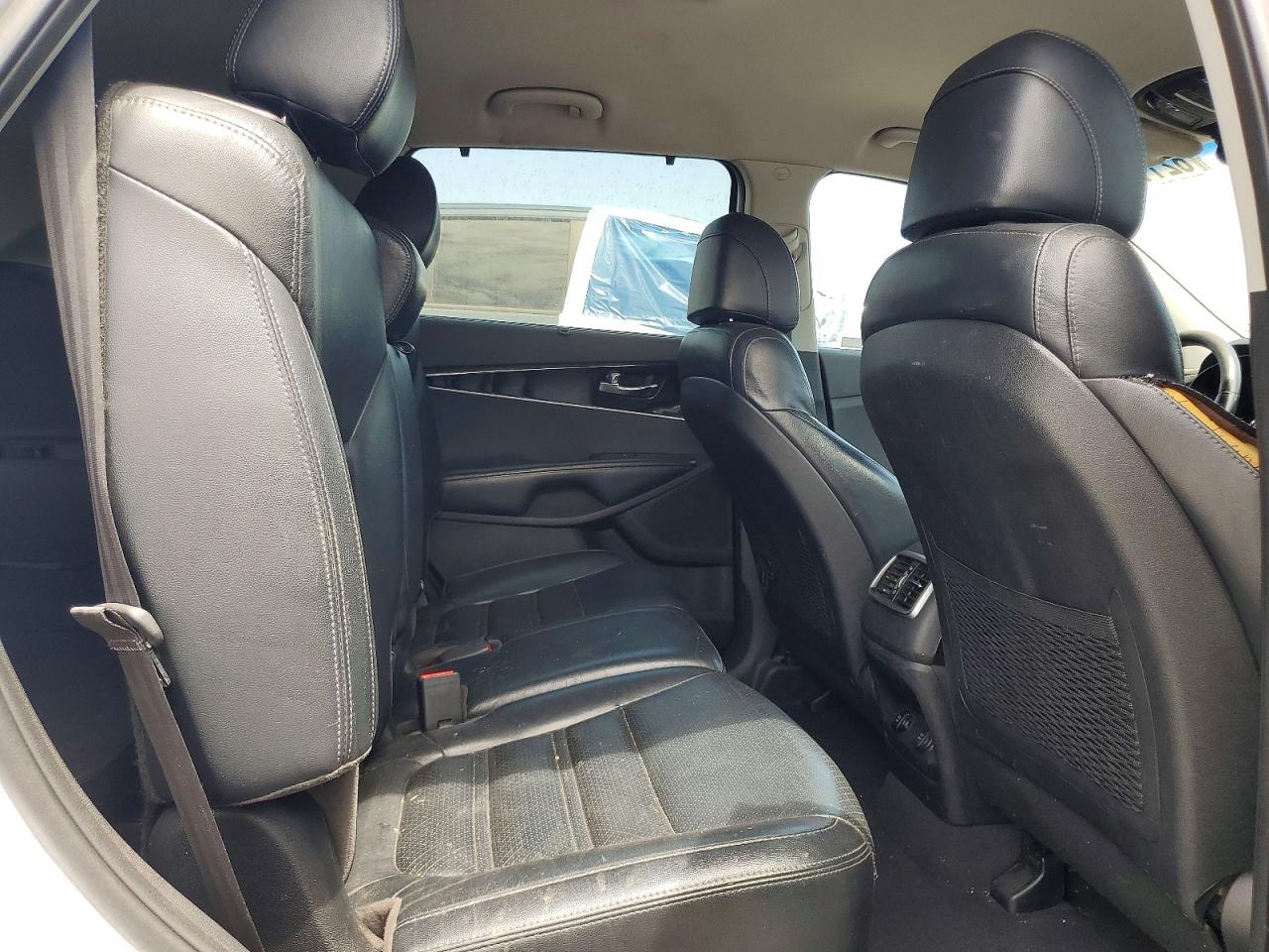 2017 KIA SORENTO