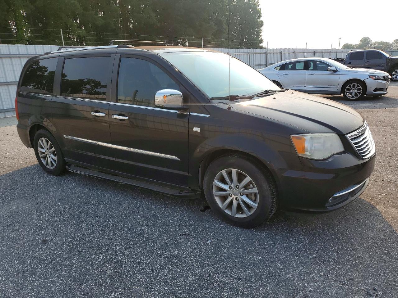2014 CHRYSLER MINIVAN