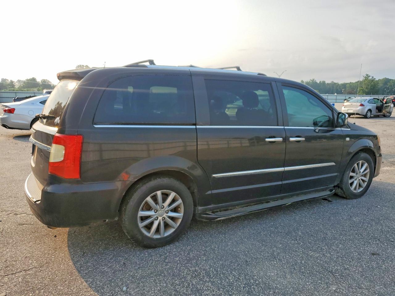 2014 CHRYSLER MINIVAN