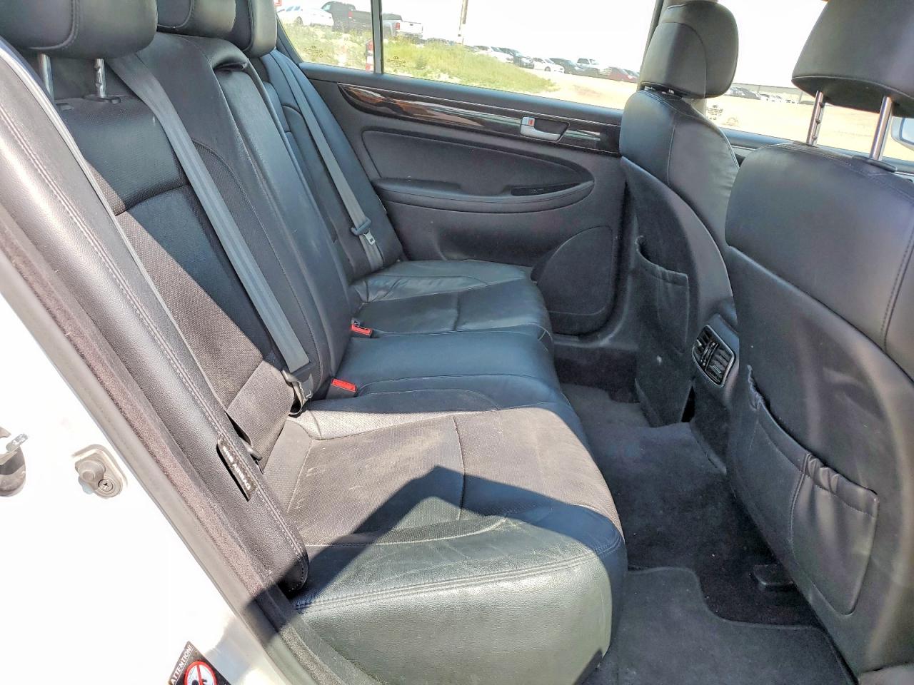2014 HYUNDAI GENESIS