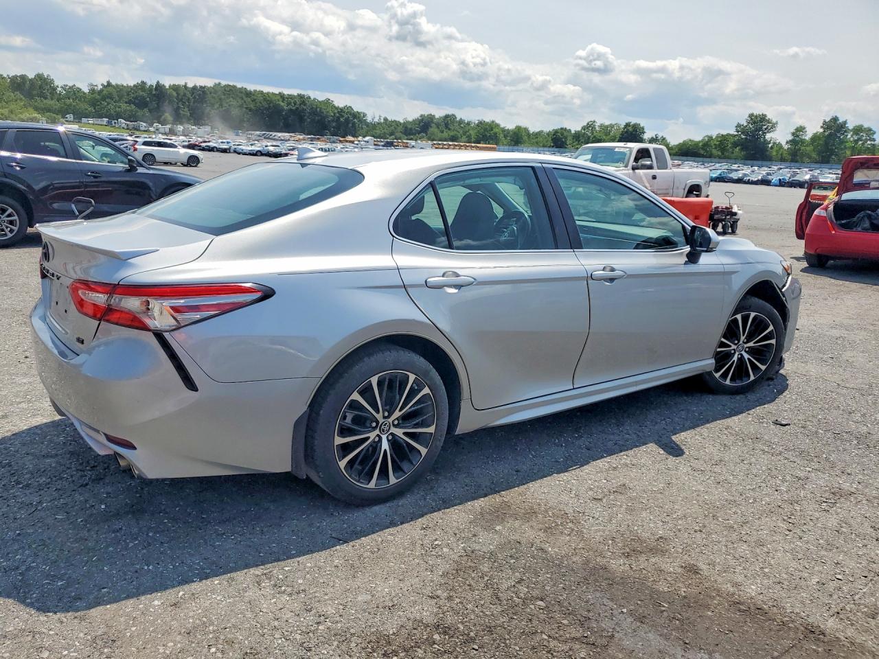 2019 TOYOTA CAMRY
