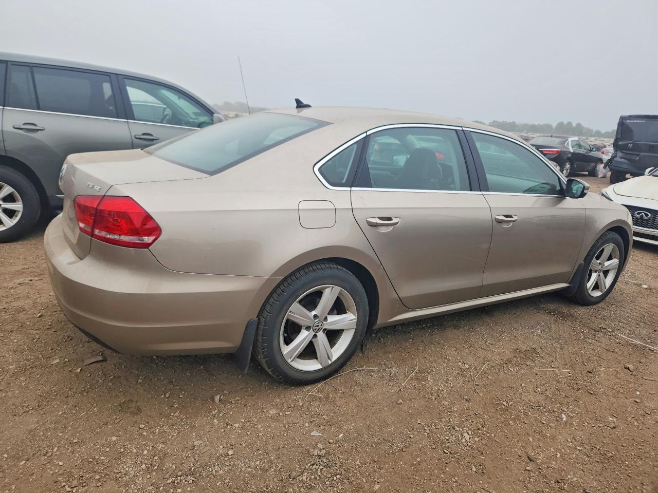 2015 VOLKSWAGEN PASSAT