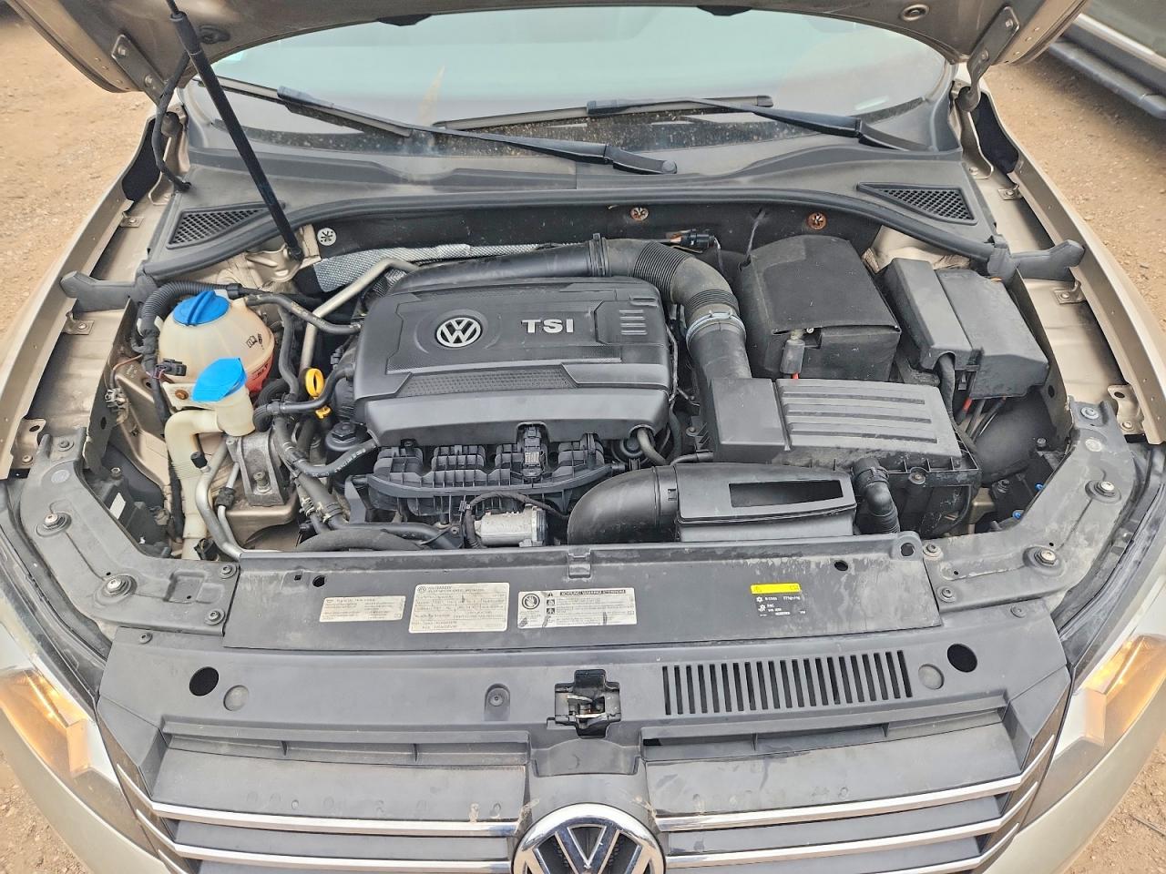 2015 VOLKSWAGEN PASSAT