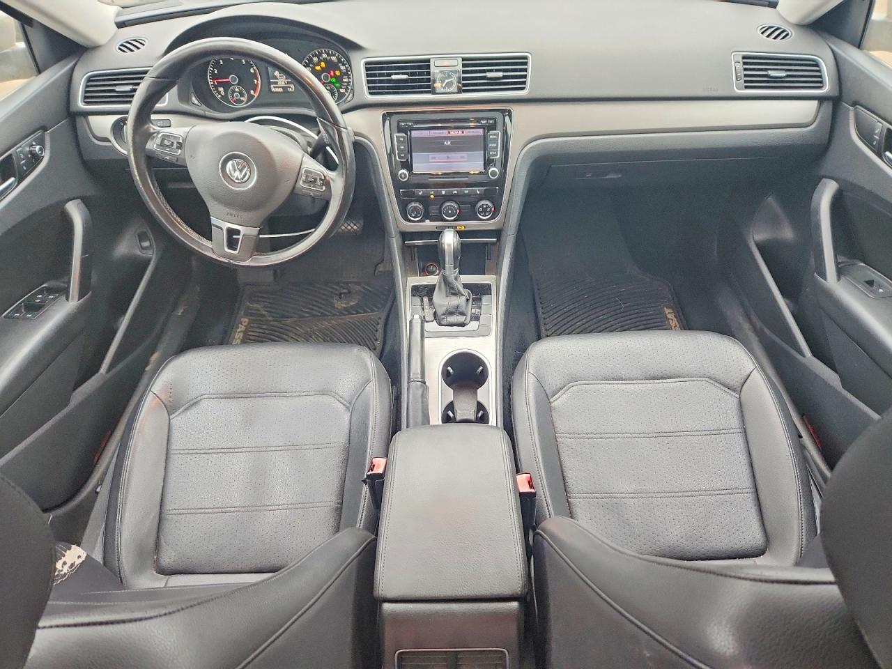 2015 VOLKSWAGEN PASSAT