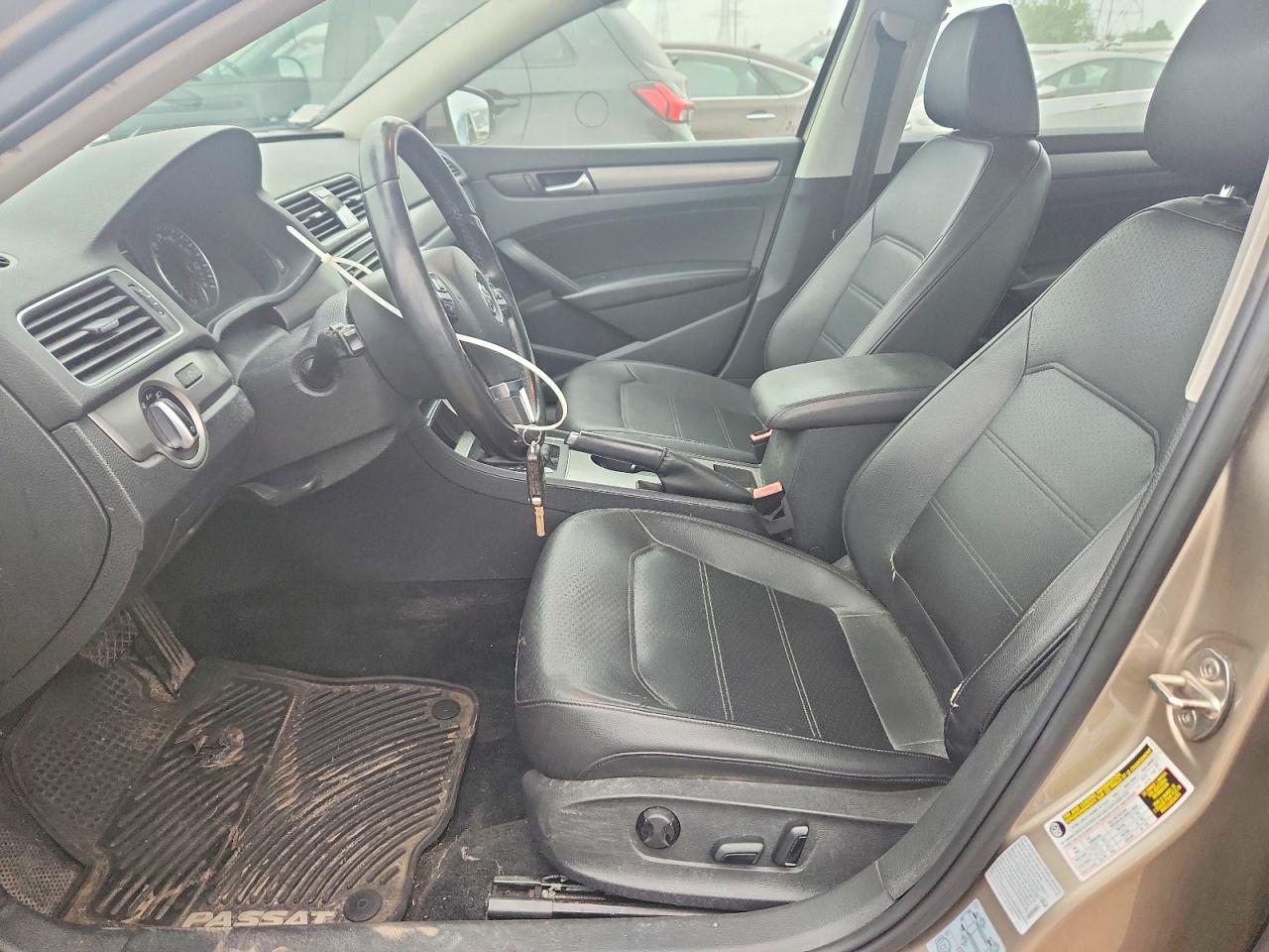 2015 VOLKSWAGEN PASSAT