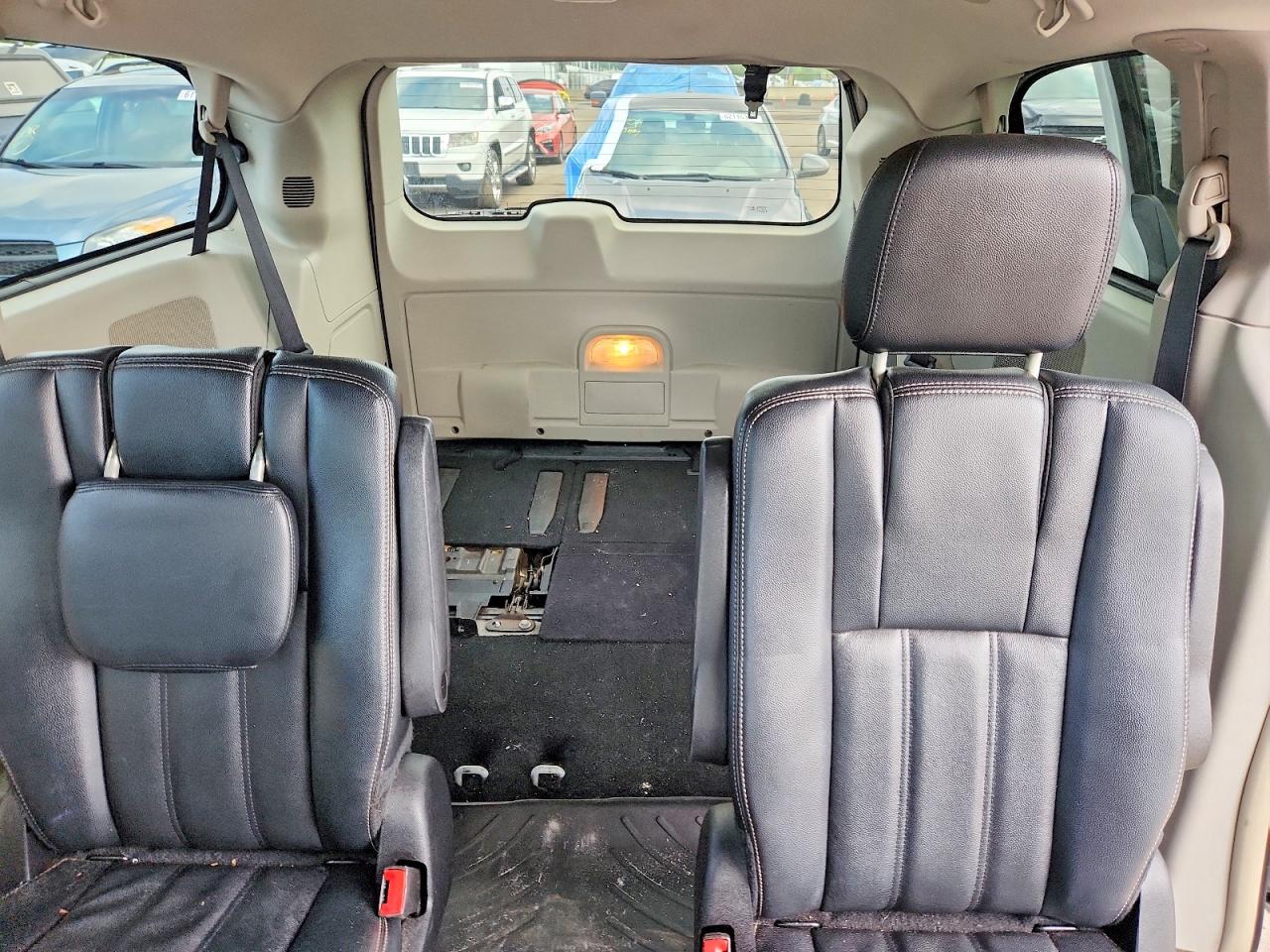 2016 CHRYSLER MINIVAN
