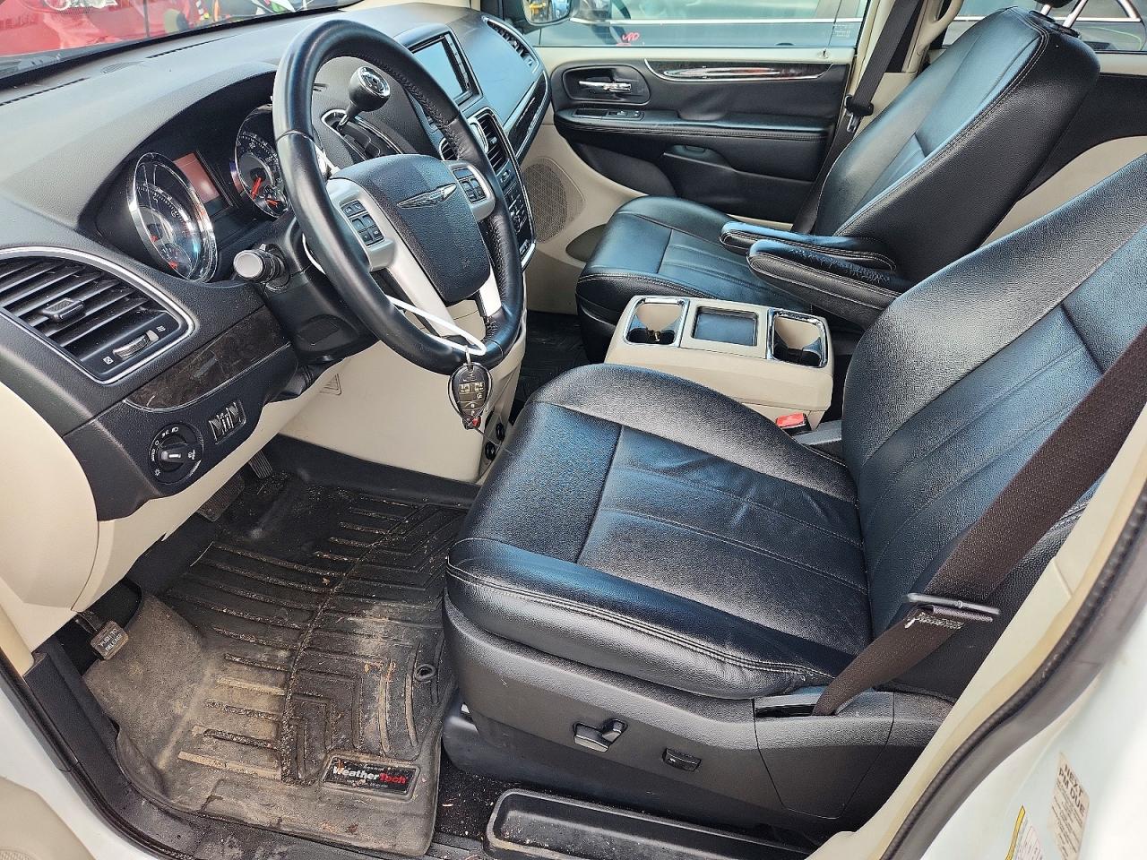 2016 CHRYSLER MINIVAN