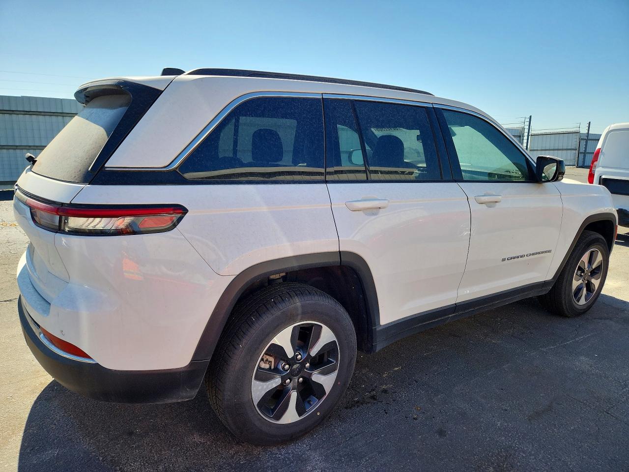 2024 JEEP CHEROKEE