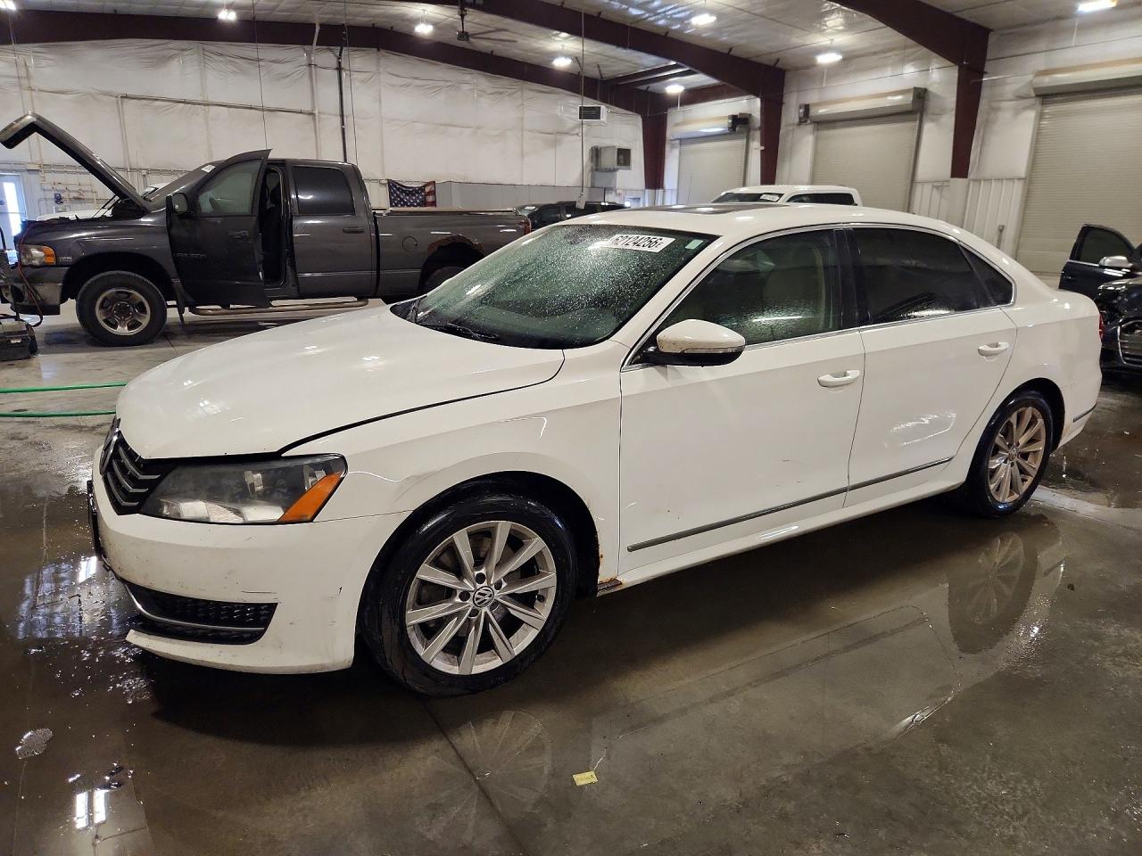 2012 VOLKSWAGEN PASSAT