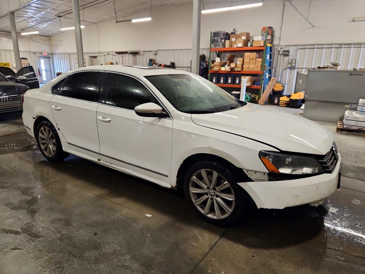 2012 VOLKSWAGEN PASSAT