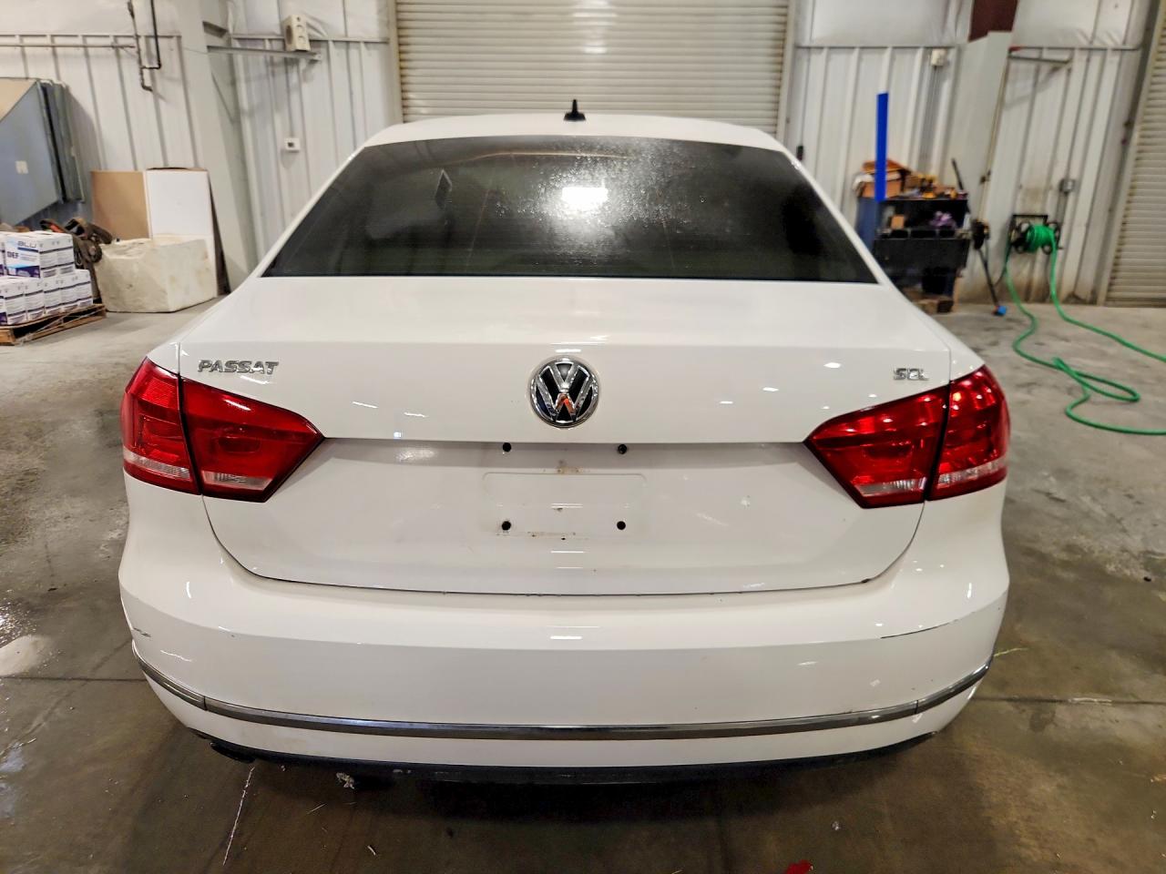 2012 VOLKSWAGEN PASSAT