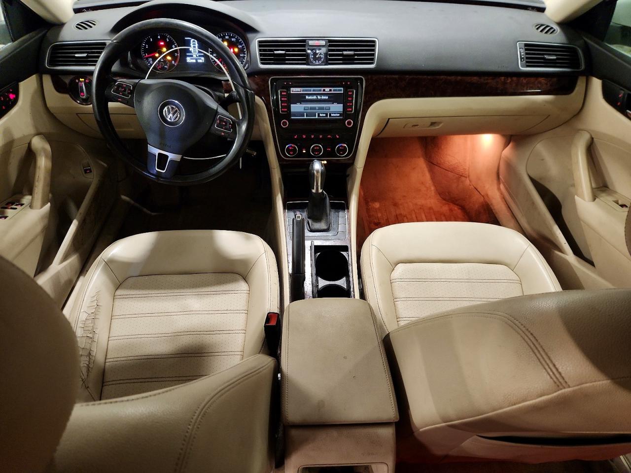 2012 VOLKSWAGEN PASSAT