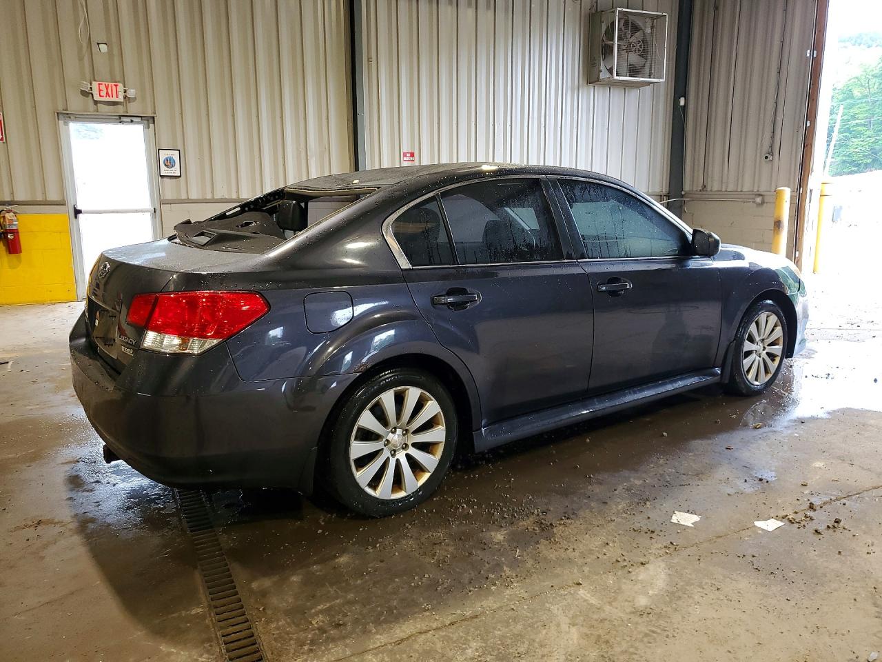 2011 SUBARU LEGACY