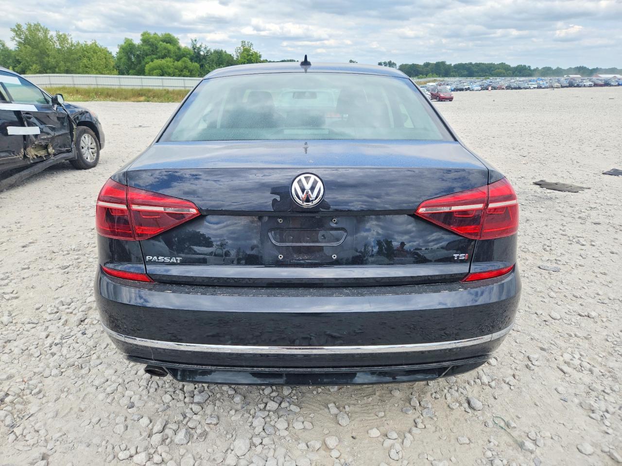 2018 VOLKSWAGEN PASSAT