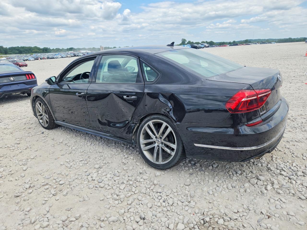 2018 VOLKSWAGEN PASSAT