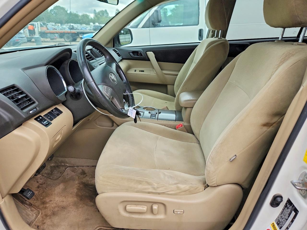 2010 TOYOTA HIGHLANDER