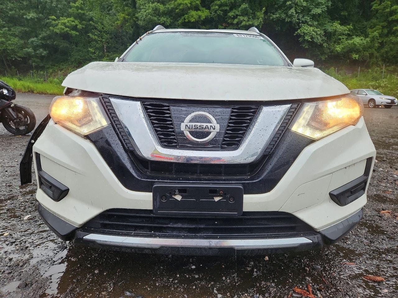 2017 NISSAN ROGUE