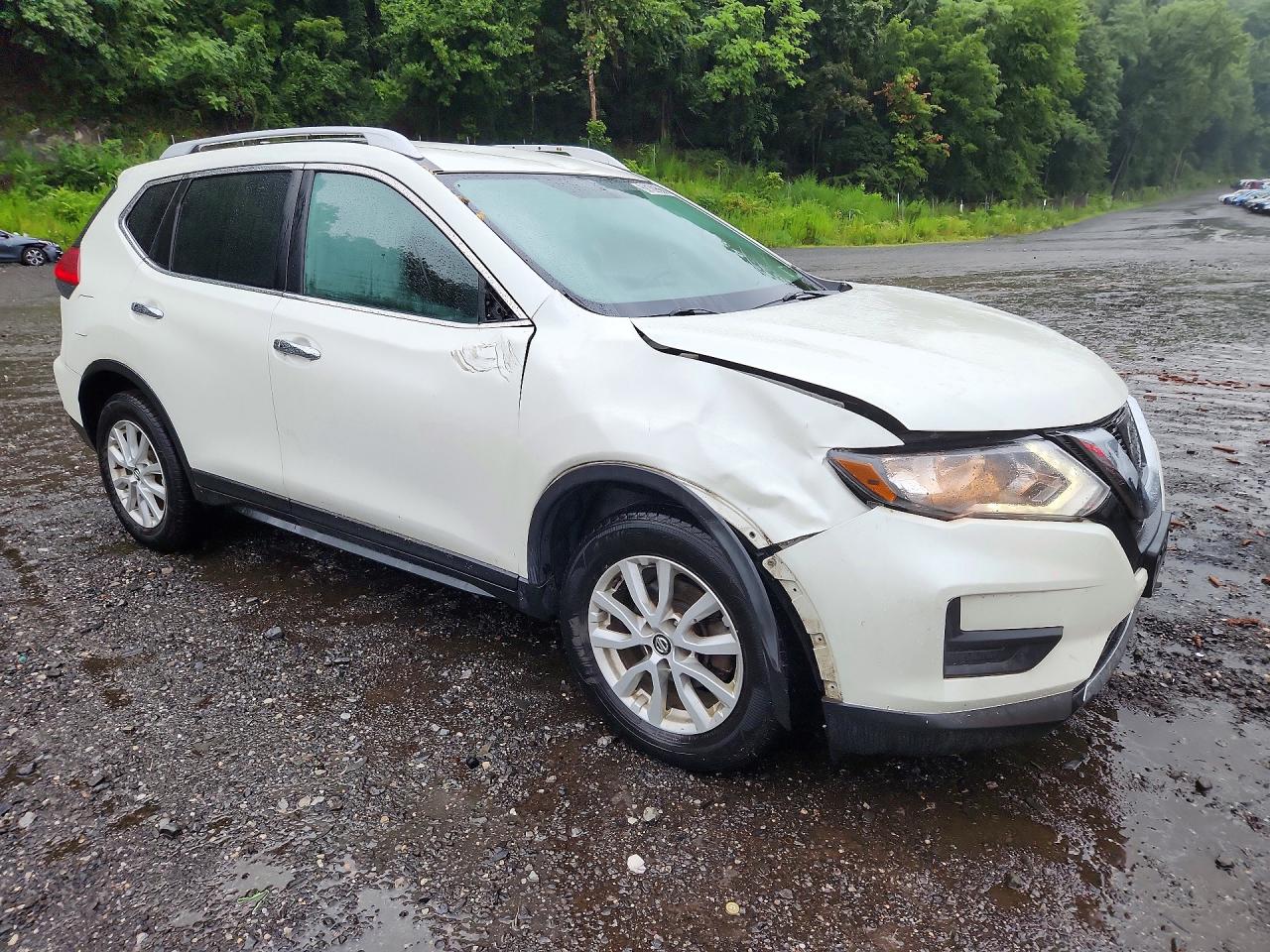 2017 NISSAN ROGUE
