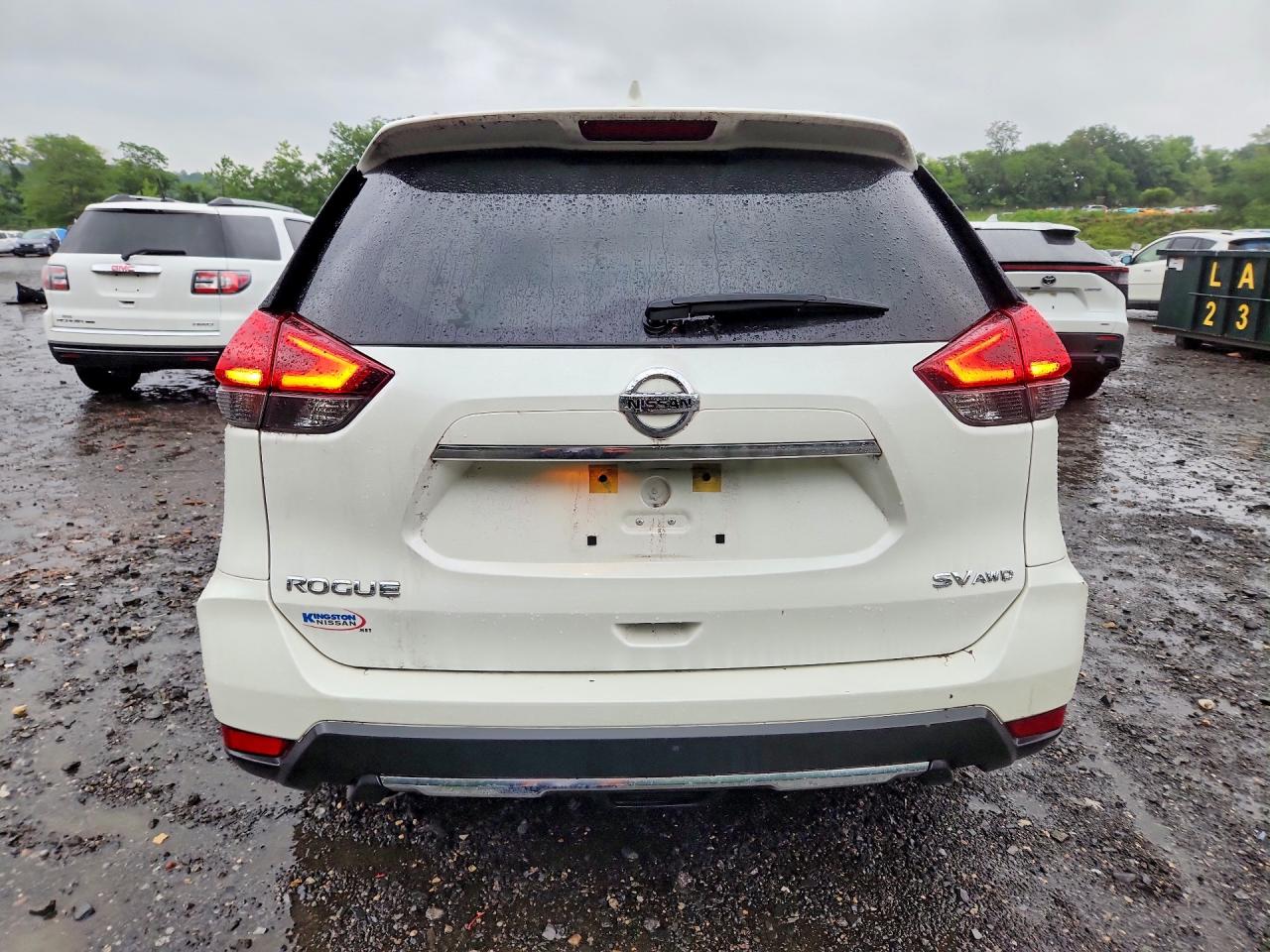 2017 NISSAN ROGUE