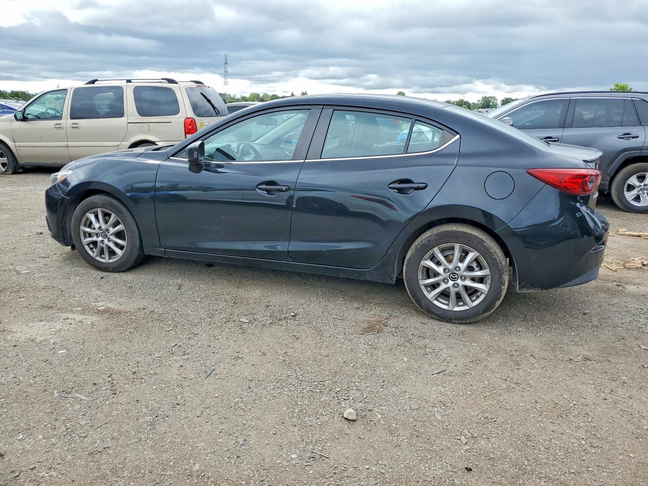 2015 MAZDA 3
