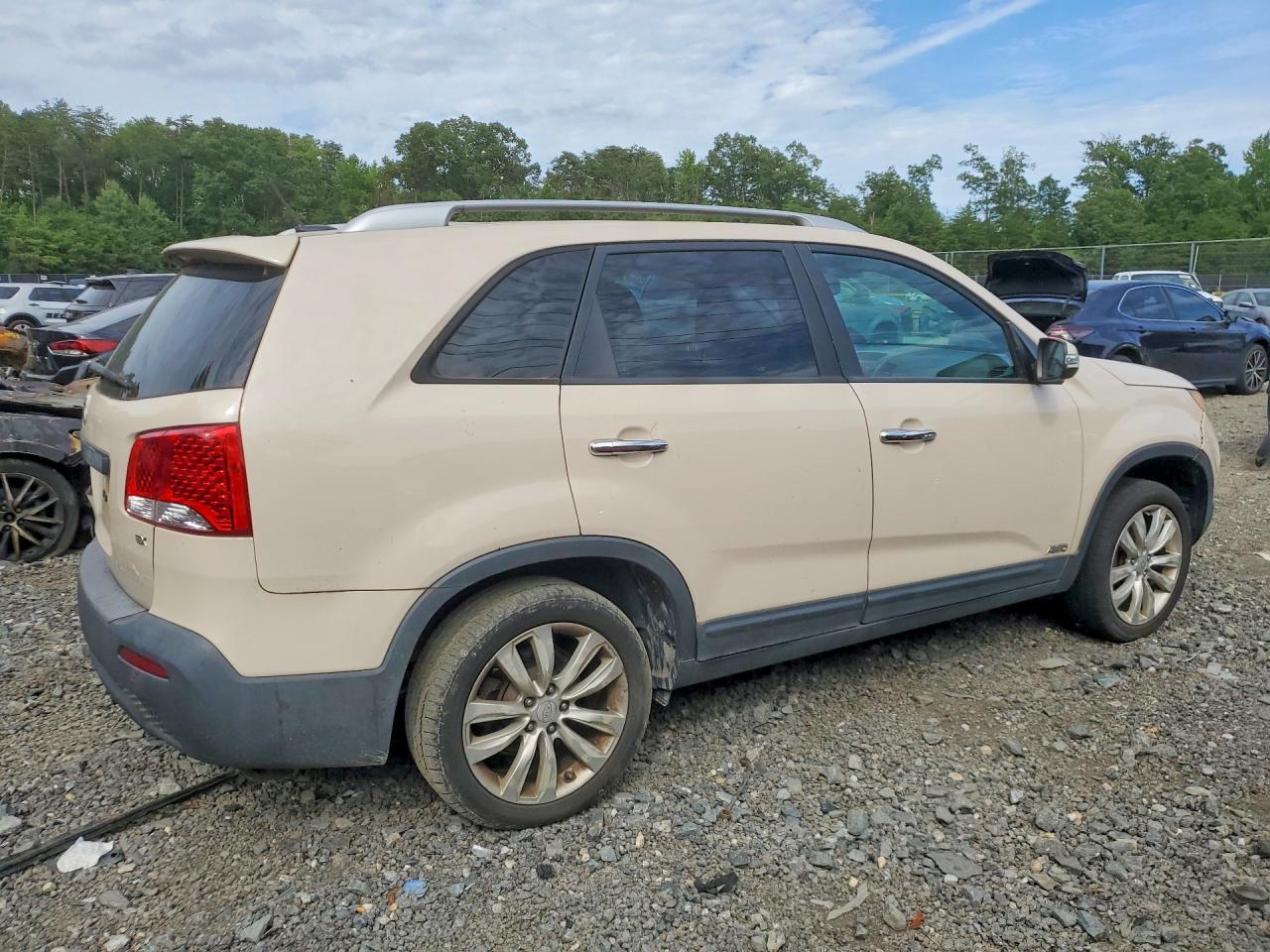 2011 KIA SORENTO
