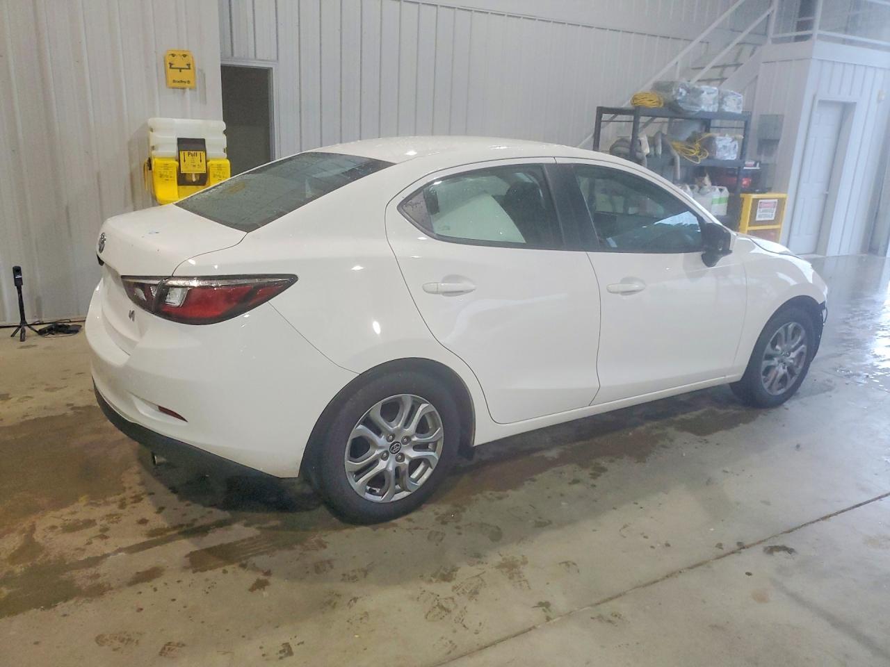 2018 TOYOTA YARIS