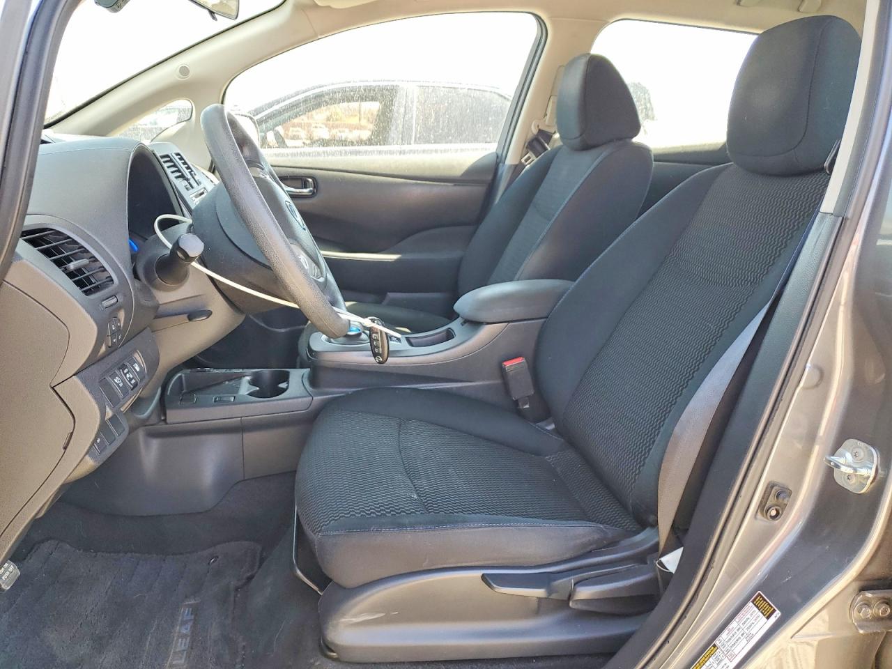 2017 NISSAN LEAF