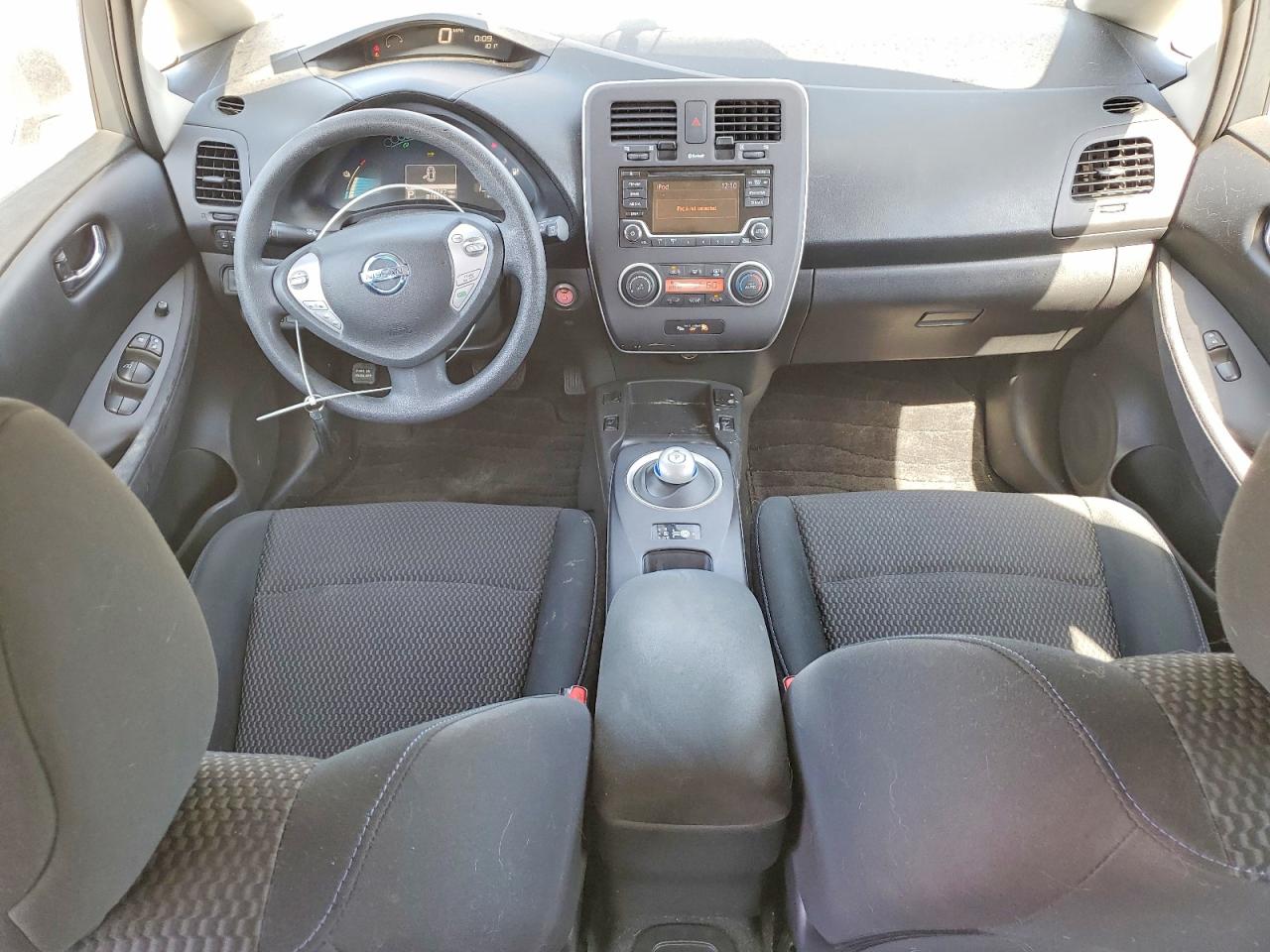 2017 NISSAN LEAF