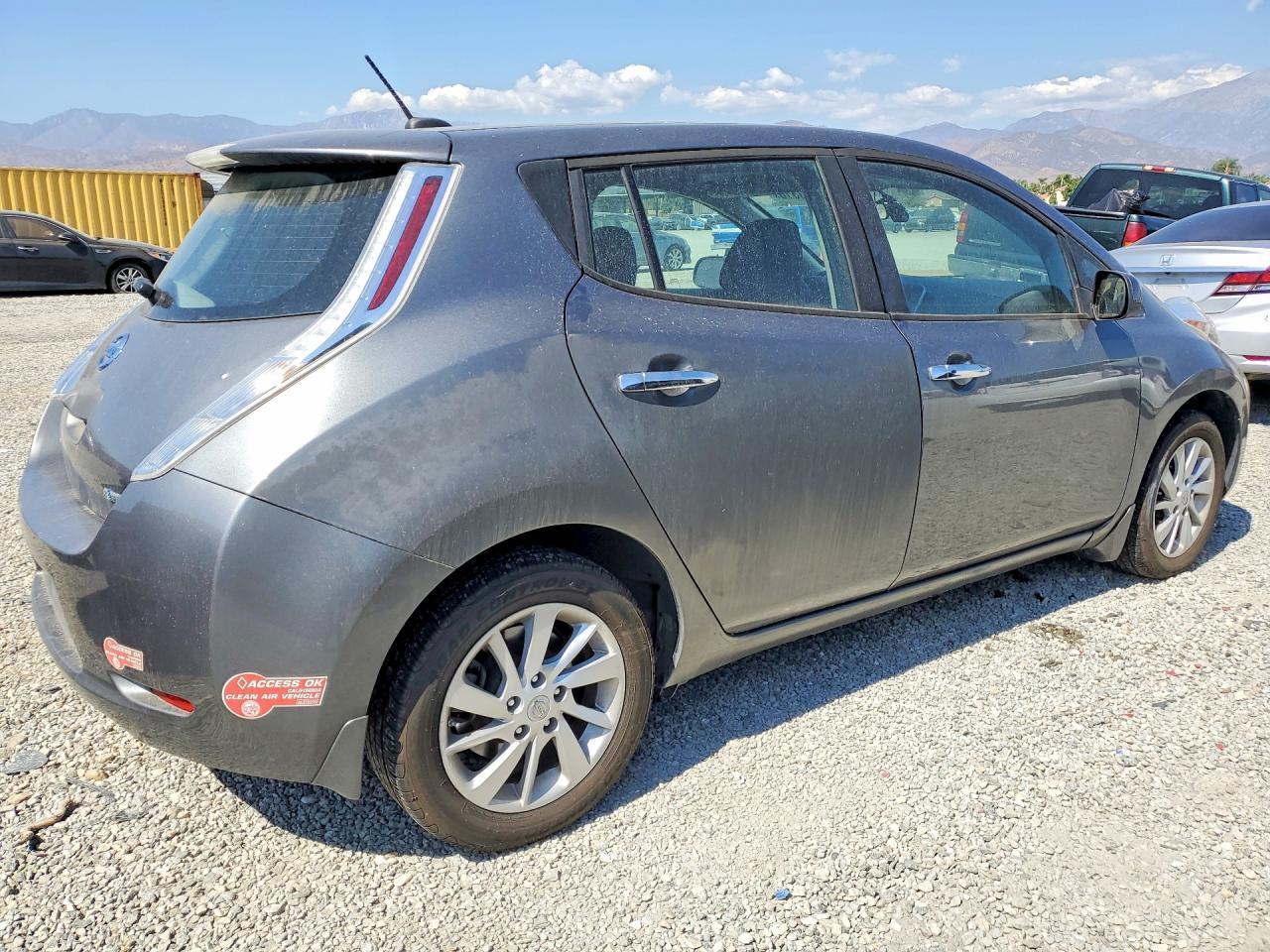 2017 NISSAN LEAF