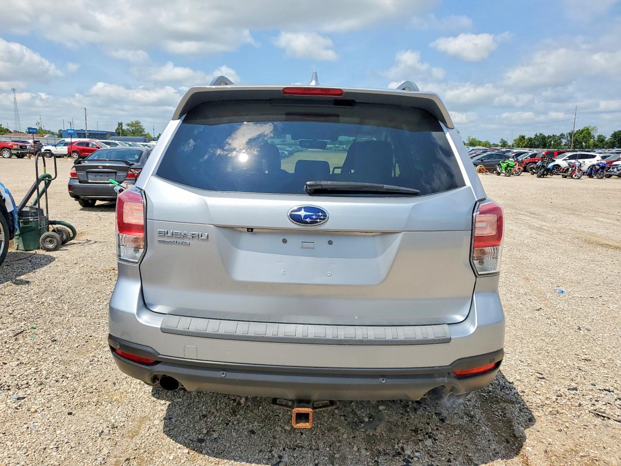 2017 SUBARU FORESTER