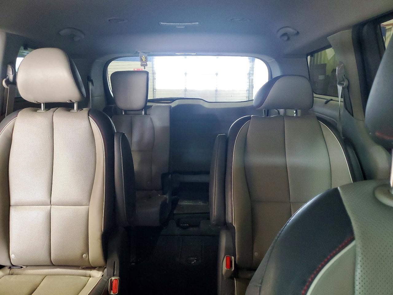2016 KIA SEDONA