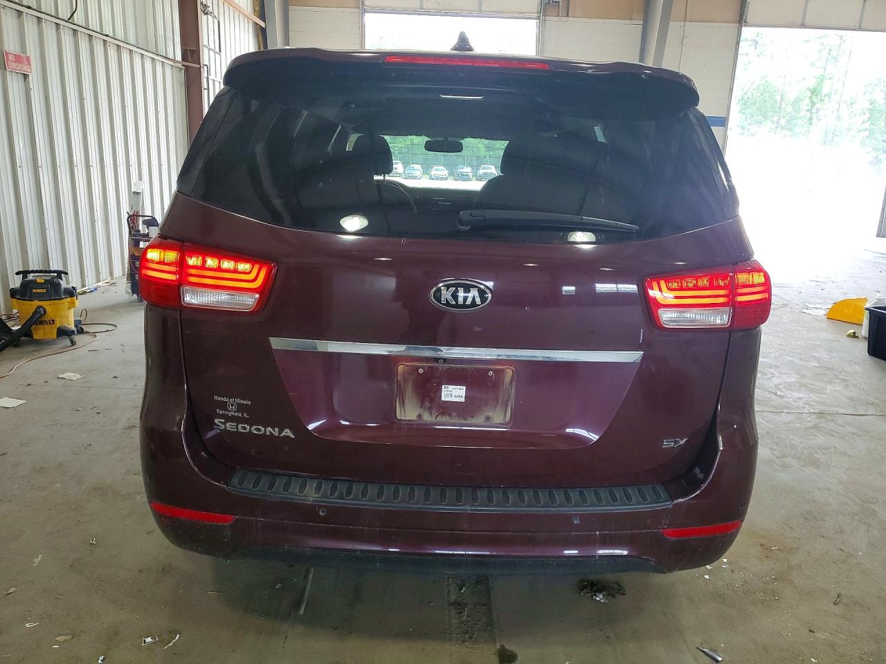 2016 KIA SEDONA