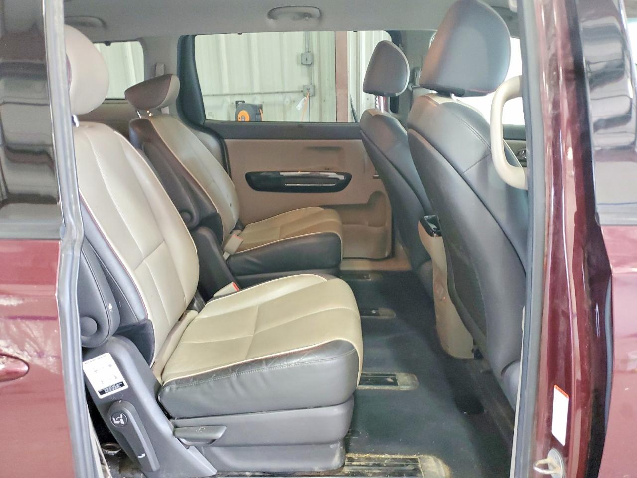 2016 KIA SEDONA