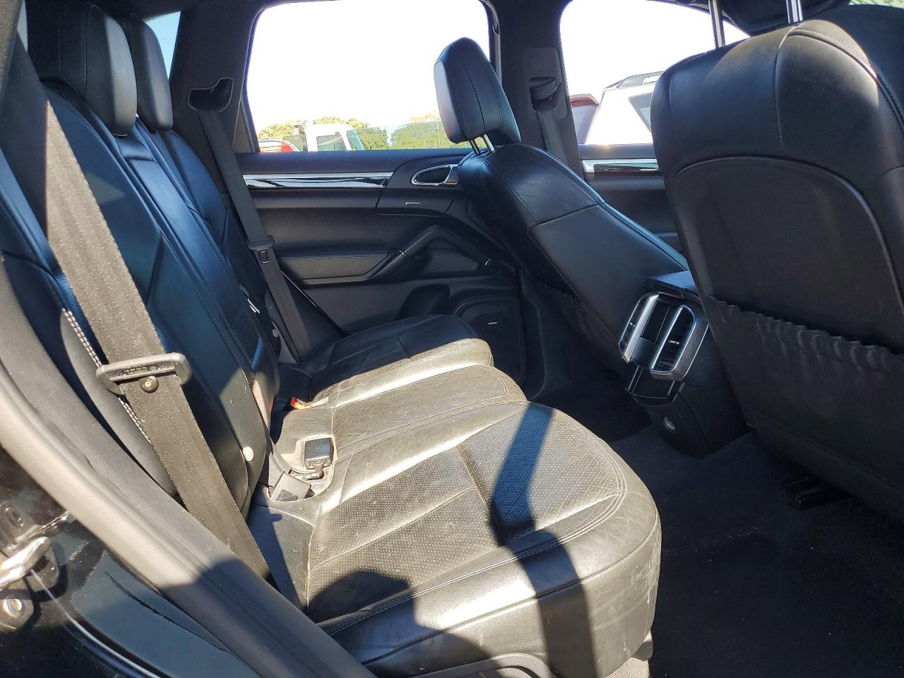 2013 PORSCHE CAYENNE