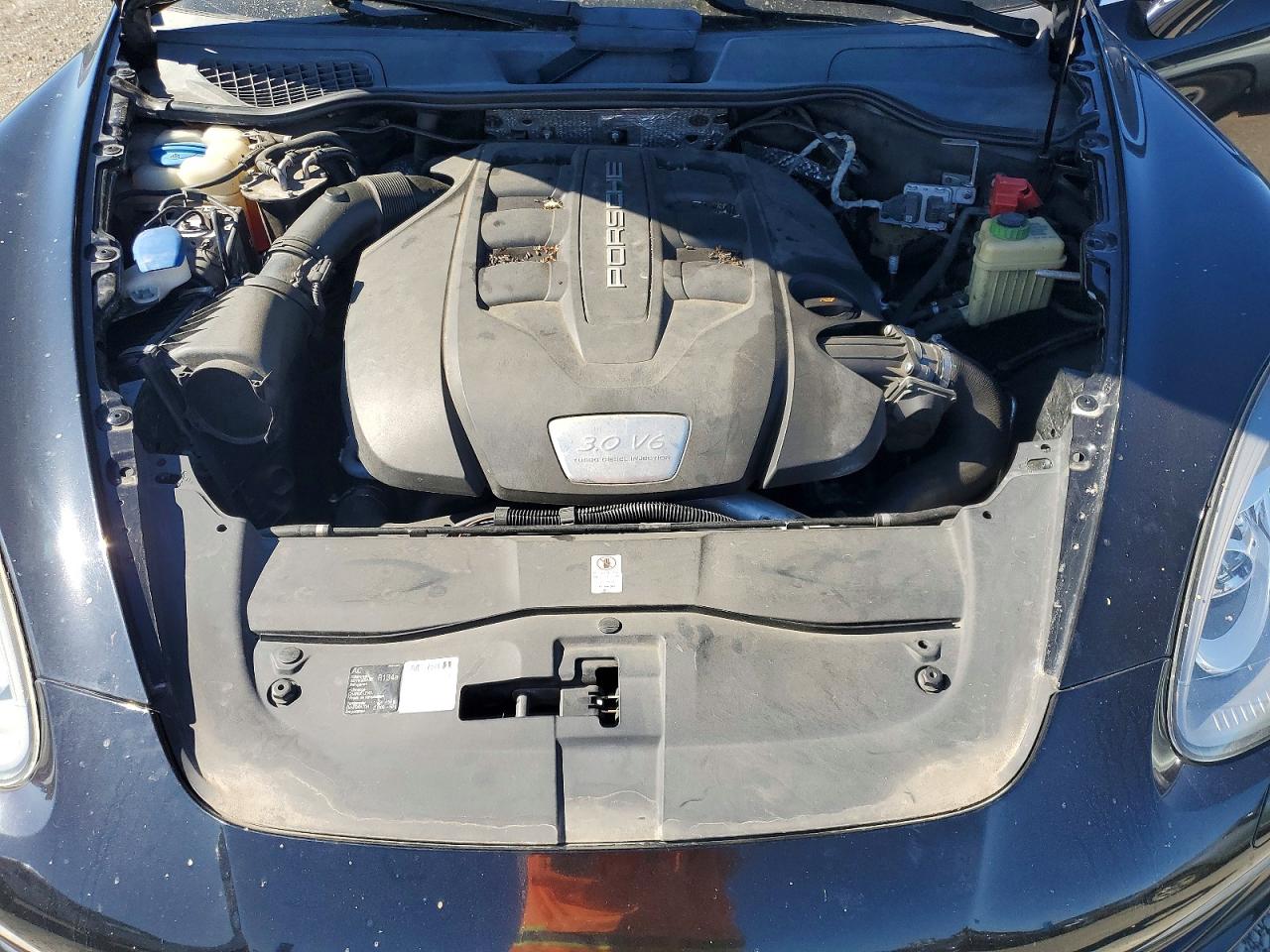 2013 PORSCHE CAYENNE