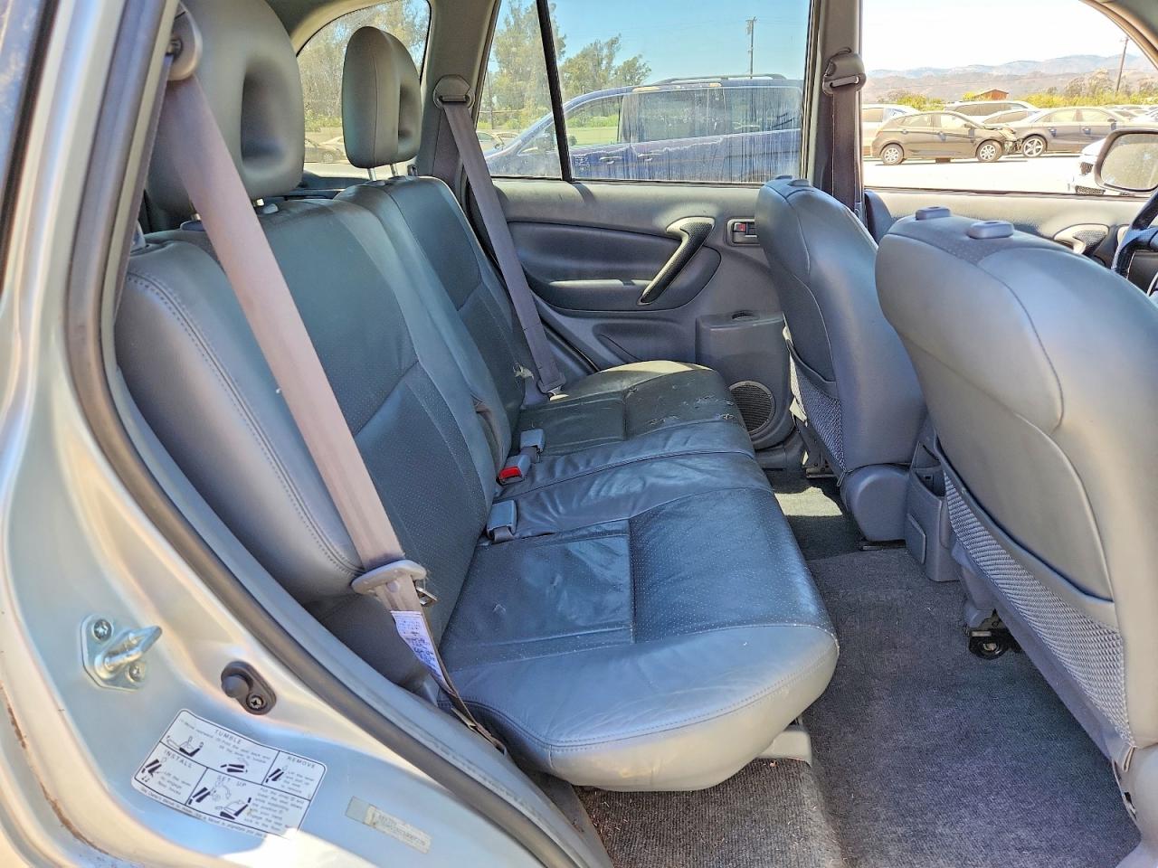 2001 TOYOTA RAV4