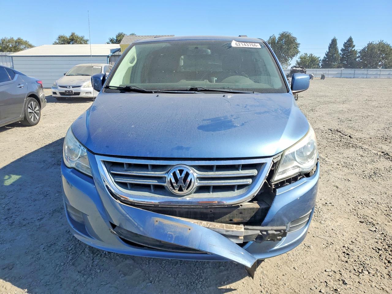 2011 VOLKSWAGEN ROUTAN