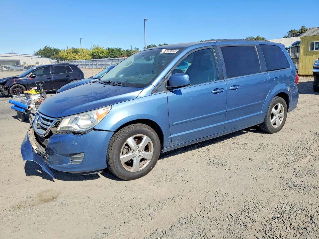 2011 VOLKSWAGEN ROUTAN