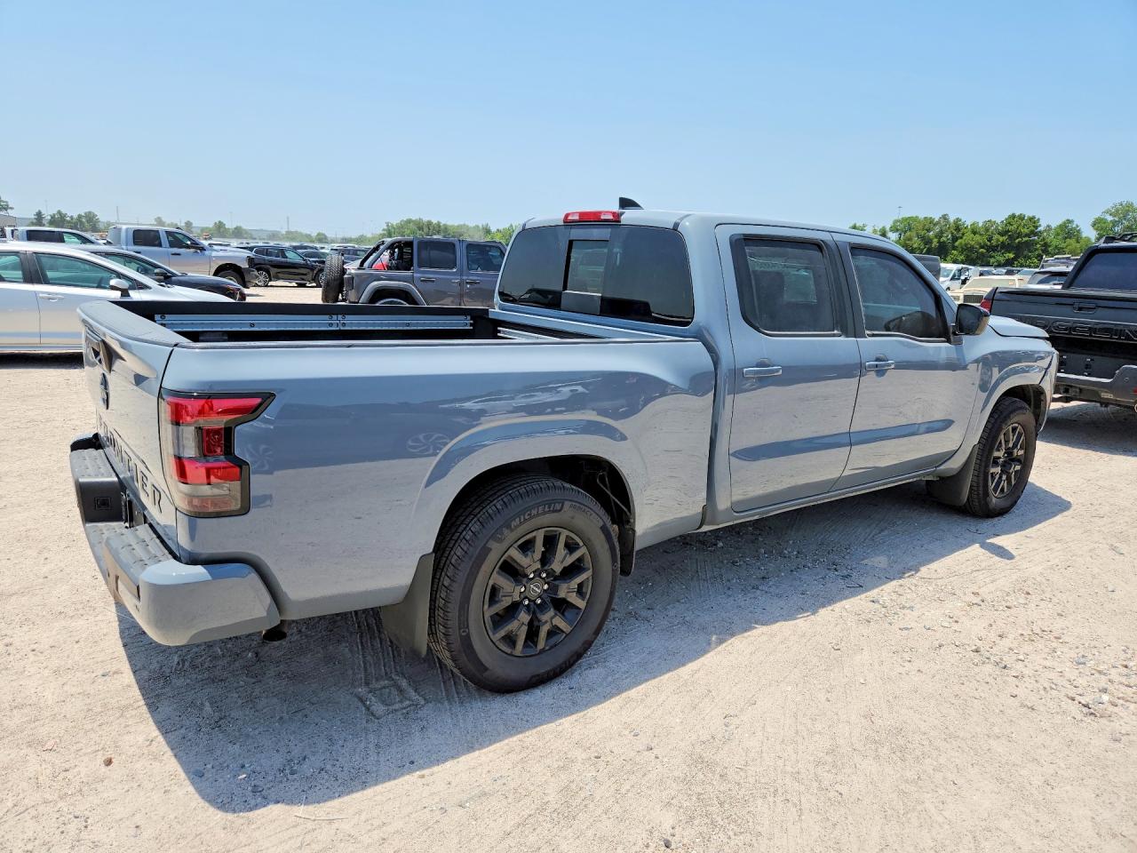 2026 NISSAN FRONTIER