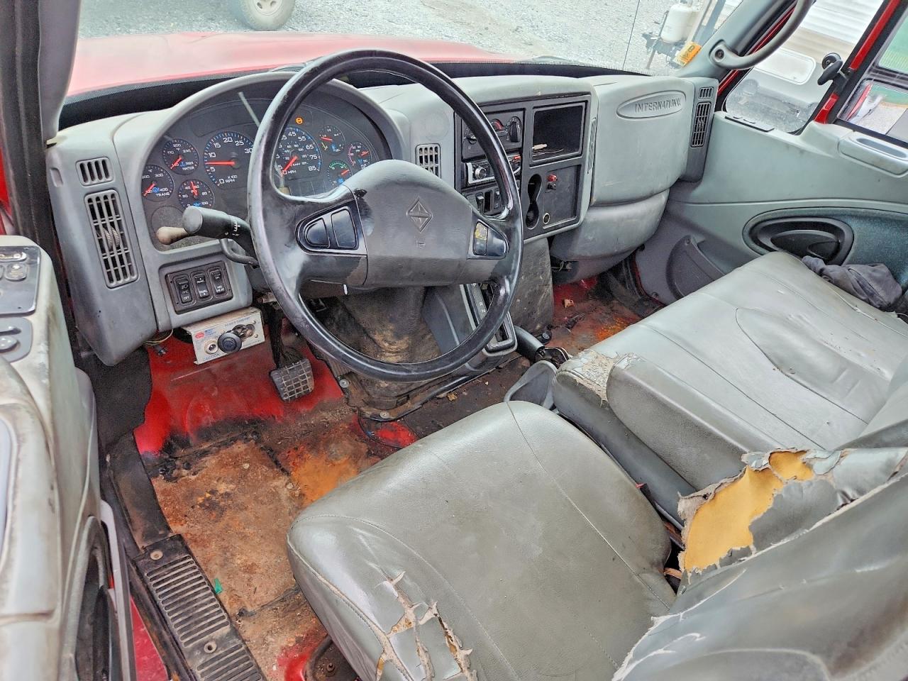2005 INTERNATIONAL 4000 SERIE