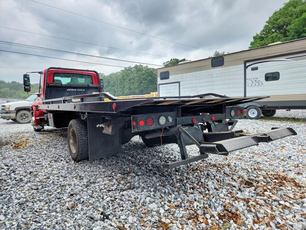2005 INTERNATIONAL 4000 SERIE
