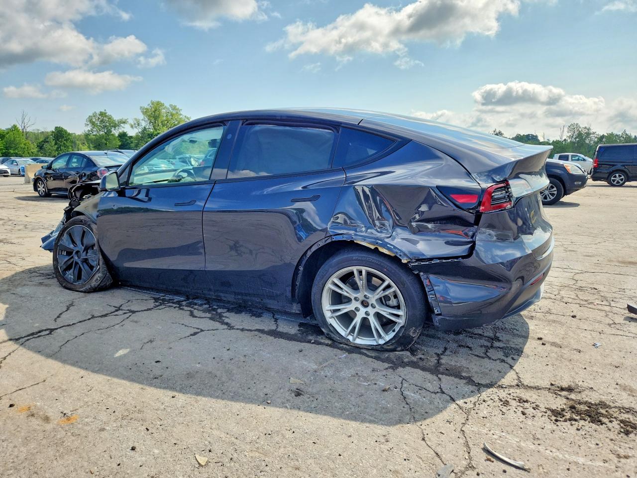 2024 TESLA MODEL Y