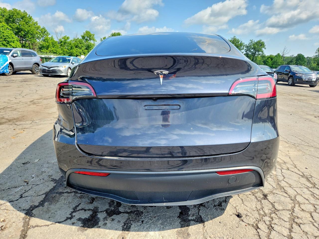 2024 TESLA MODEL Y