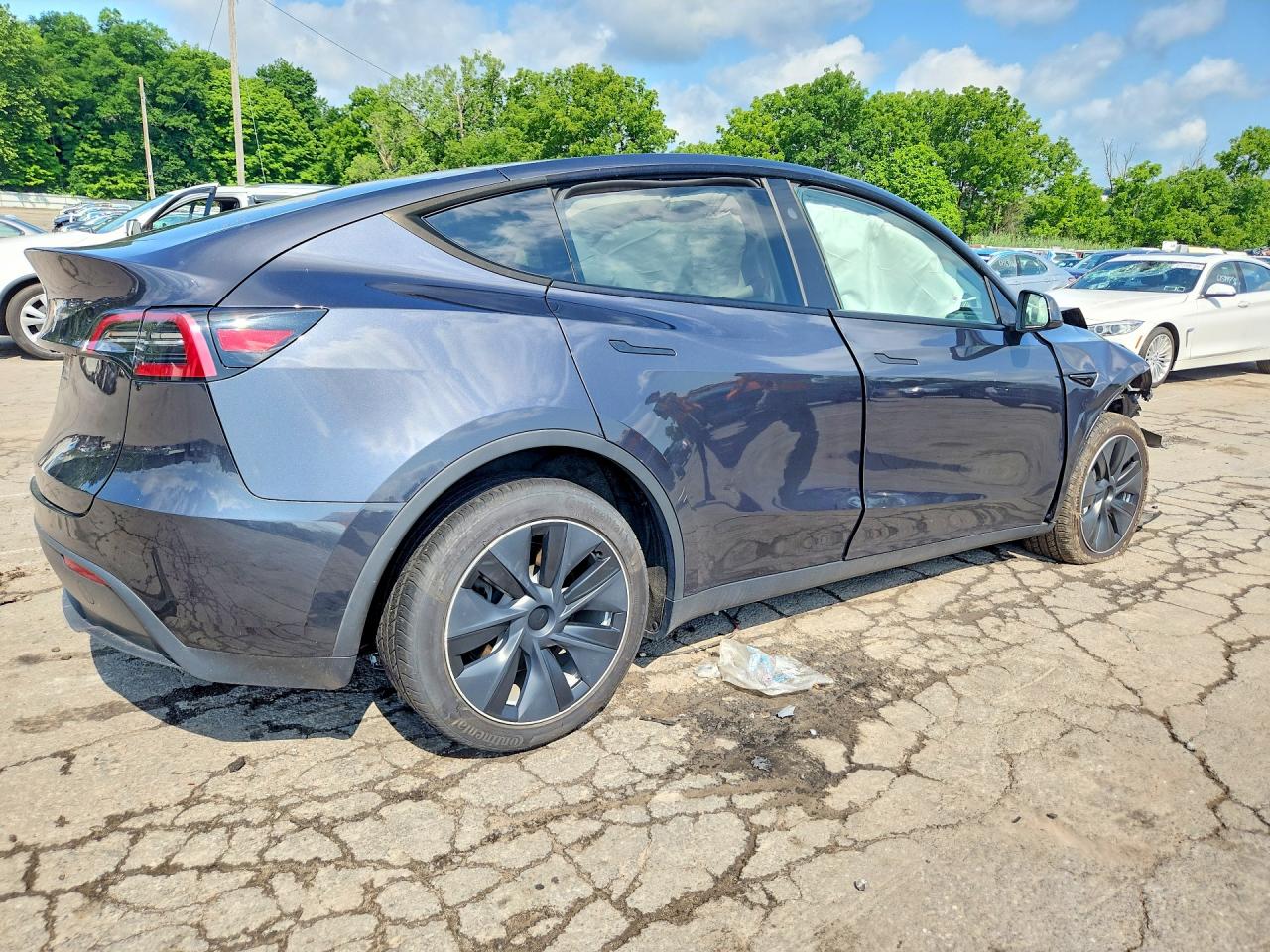 2024 TESLA MODEL Y