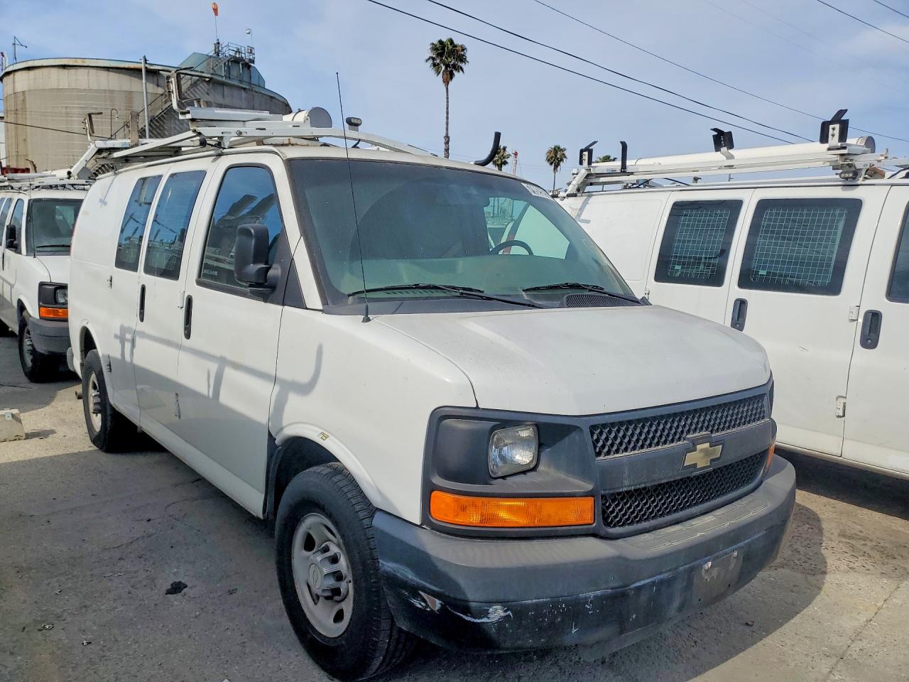 2013 CHEVROLET EXPRESS