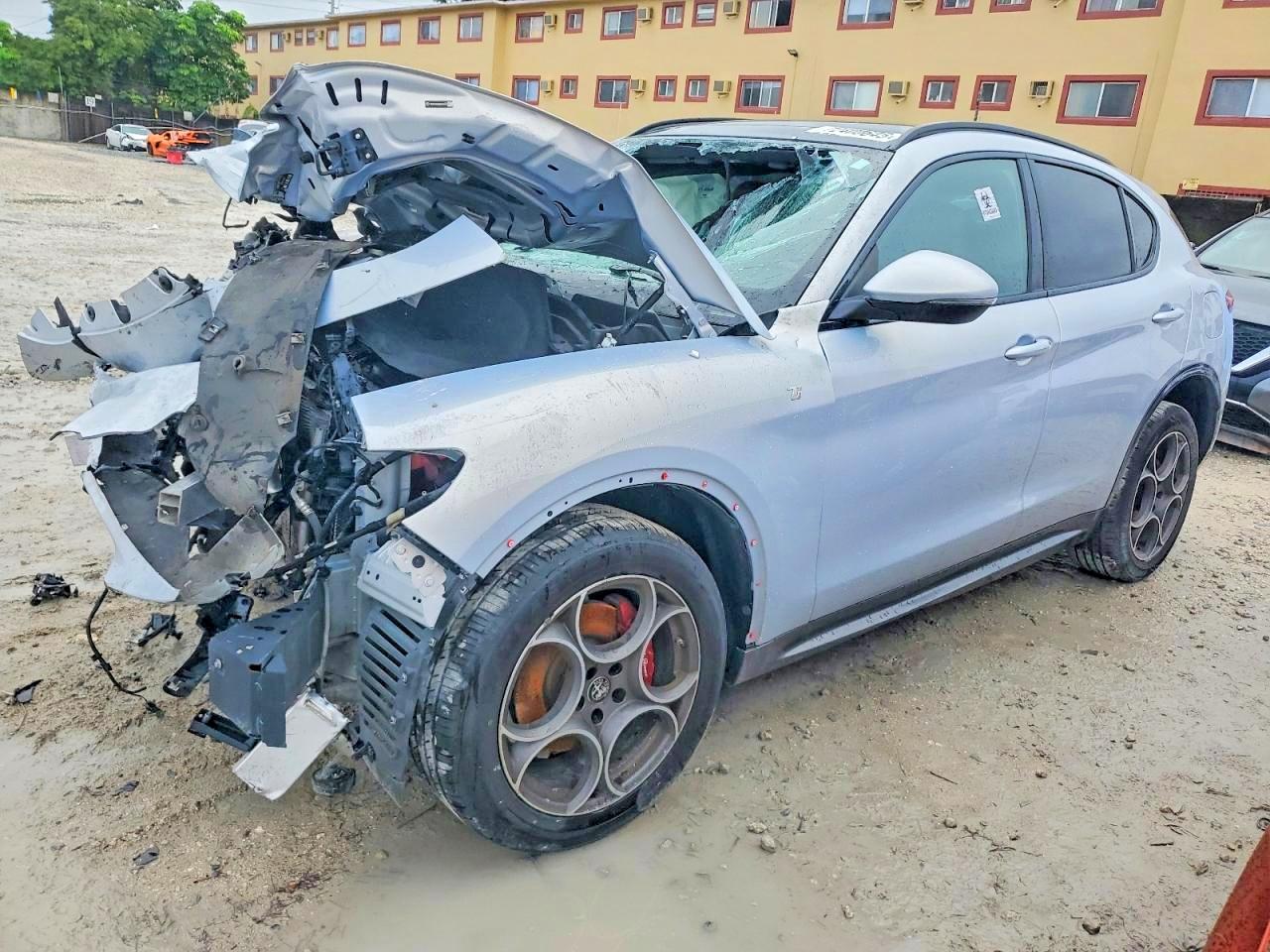 2022 ALFA ROMEO STELVIO