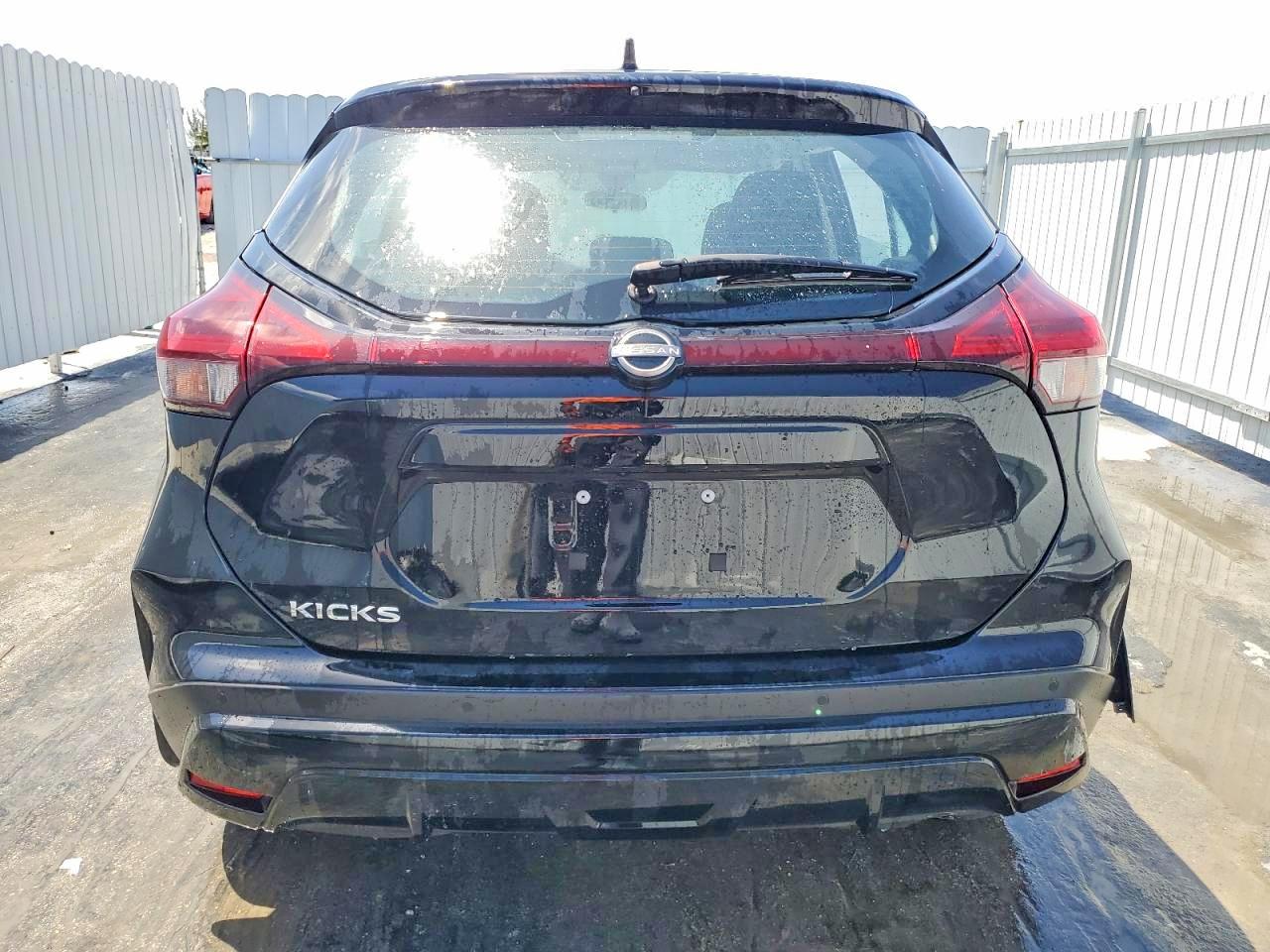 2023 NISSAN KICKS