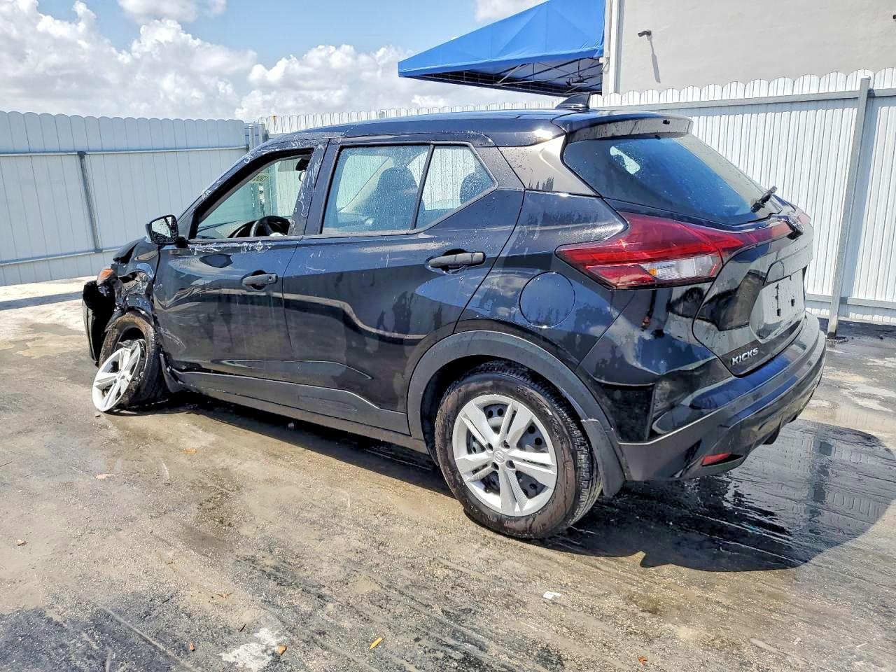 2023 NISSAN KICKS